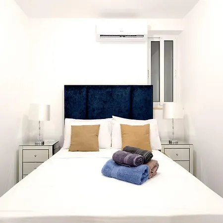 Bnbnova - Seafront 2br With Terrace San Ġiljan