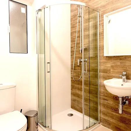 Bnbnova - Seafront 2br With Terrace 아파트