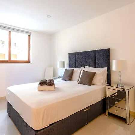 아파트 Bnbnova - Seafront 2br With Terrace