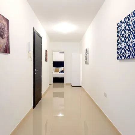 Bnbnova - Seafront 2br With Terrace